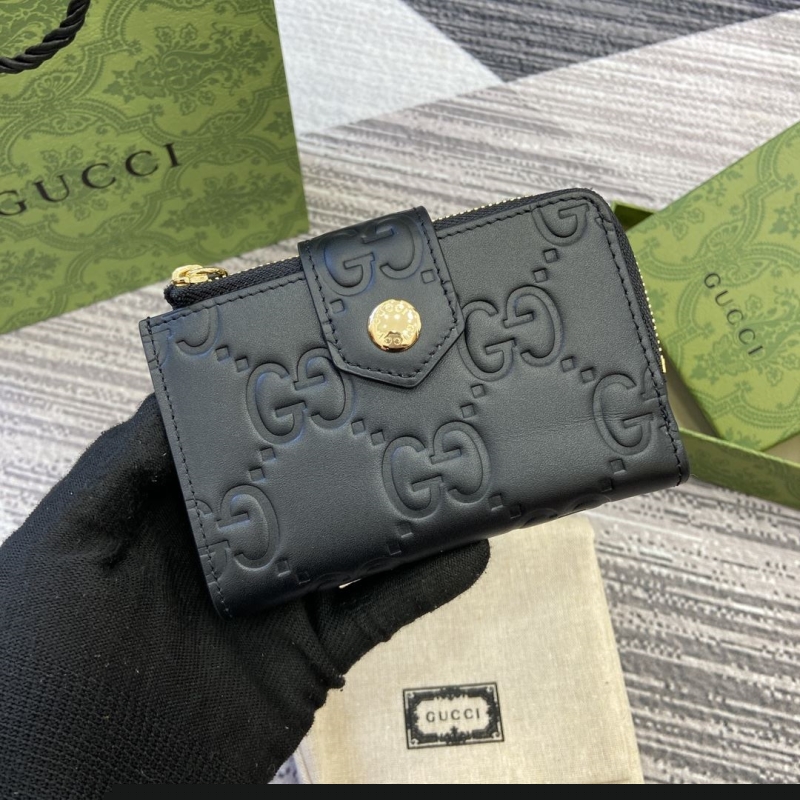 G*u*i wallets & purse